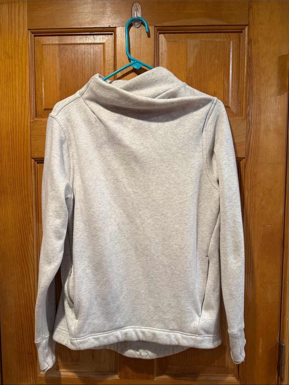 Athleta karma twist neck sweatshirt size small.